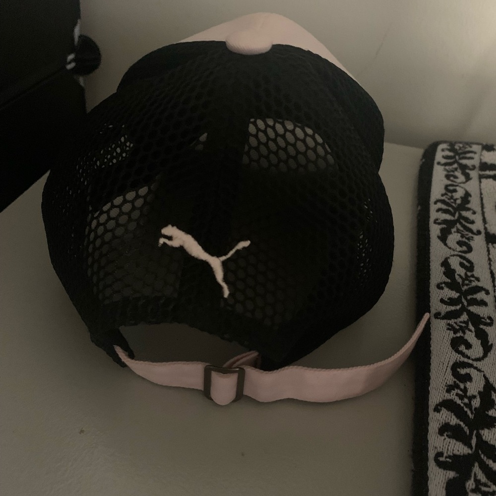 Puma woman’s Baseball Hat - Picture 3 of 4